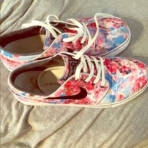 Stefan janoski flora Nike’s